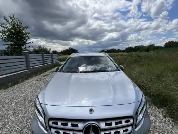 Mercedes-Benz 200
