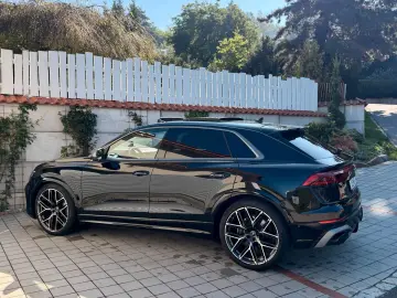 Audi RSQ8 performance 305 kmh Carbon Alcantara