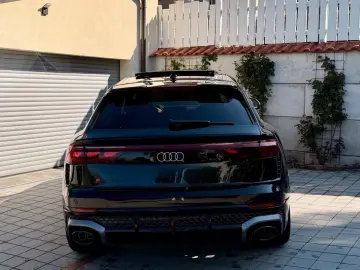Audi RSQ8 performance 305 kmh Carbon Alcantara
