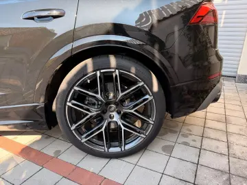 Audi RSQ8 performance 305 kmh Carbon Alcantara