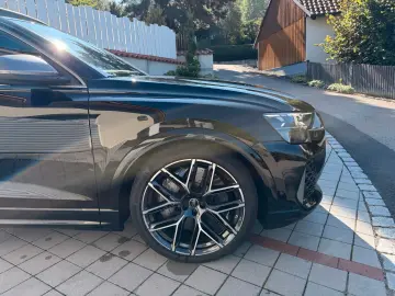 Audi RSQ8 performance 305 kmh Carbon Alcantara