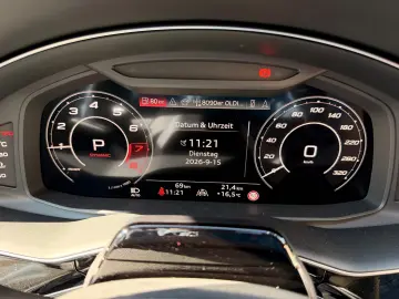 Audi RSQ8 performance 305 kmh Carbon Alcantara
