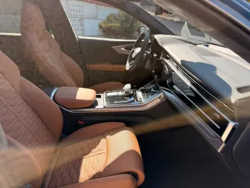 Audi RSQ8 performance 305 kmh Carbon Alcantara