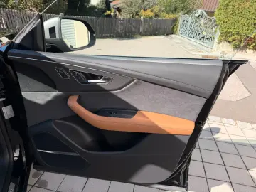Audi RSQ8 performance 305 kmh Carbon Alcantara