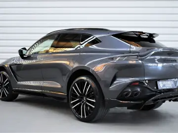ASTON MARTIN DBX707 4.0 V8 Totwinkel 1.Hand 360  Nur…