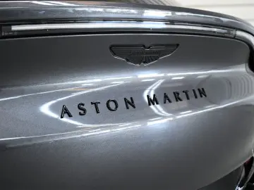 ASTON MARTIN DBX707 4.0 V8 Totwinkel 1.Hand 360  Nur…