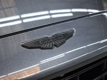 ASTON MARTIN DBX707 4.0 V8 Totwinkel 1.Hand 360  Nur…