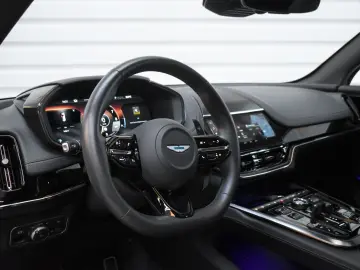 ASTON MARTIN DBX707 4.0 V8 Totwinkel 1.Hand 360  Nur…