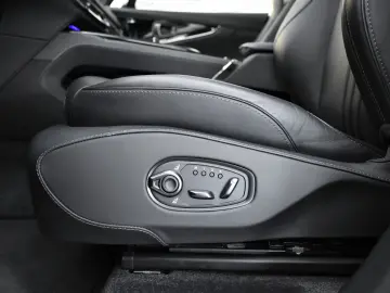 ASTON MARTIN DBX707 4.0 V8 Totwinkel 1.Hand 360  Nur…