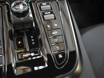 ASTON MARTIN DBX707 4.0 V8 Totwinkel 1.Hand 360  Nur…