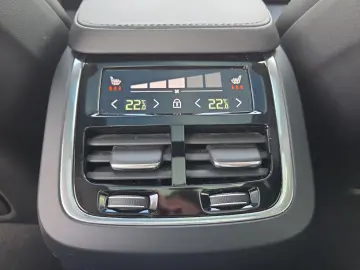Volvo XC90 T8 AWD Ultra Dark Recharge Air Suspension