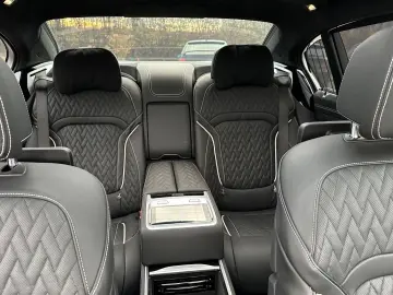 BMW 745 7 745 L e xDrive Individual