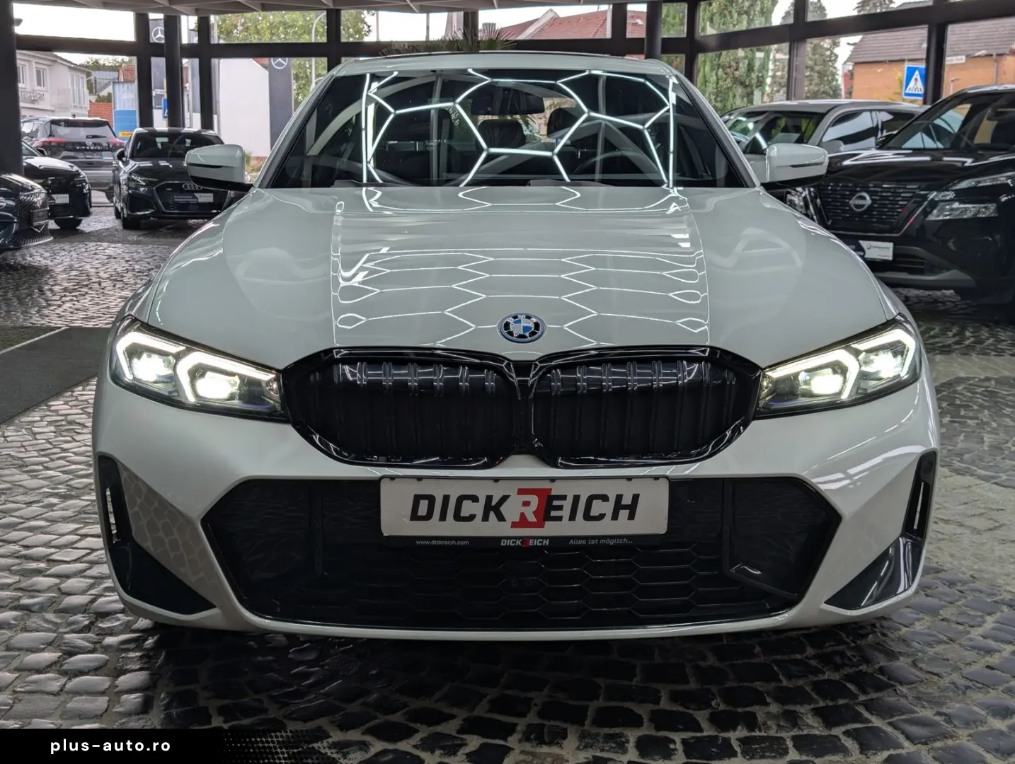 BMW 330 e Limo M Sport Shadow AHK AMBI APP KAM PANO
