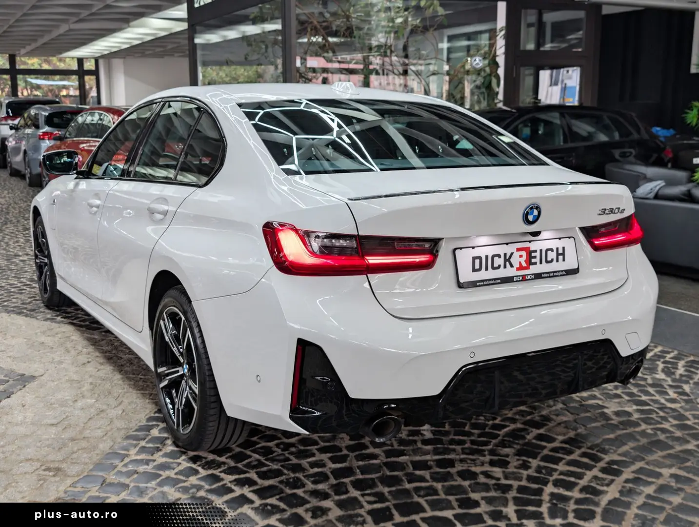 BMW 330 e Limo M Sport Shadow AHK AMBI APP KAM PANO