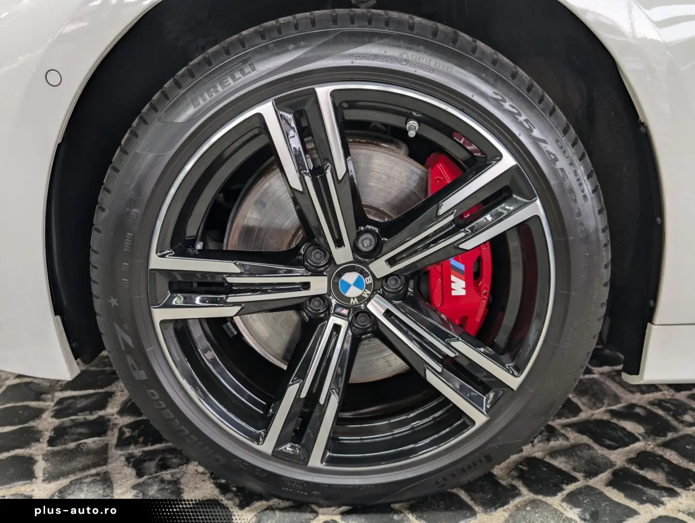 BMW 330 e Limo M Sport Shadow AHK AMBI APP KAM PANO