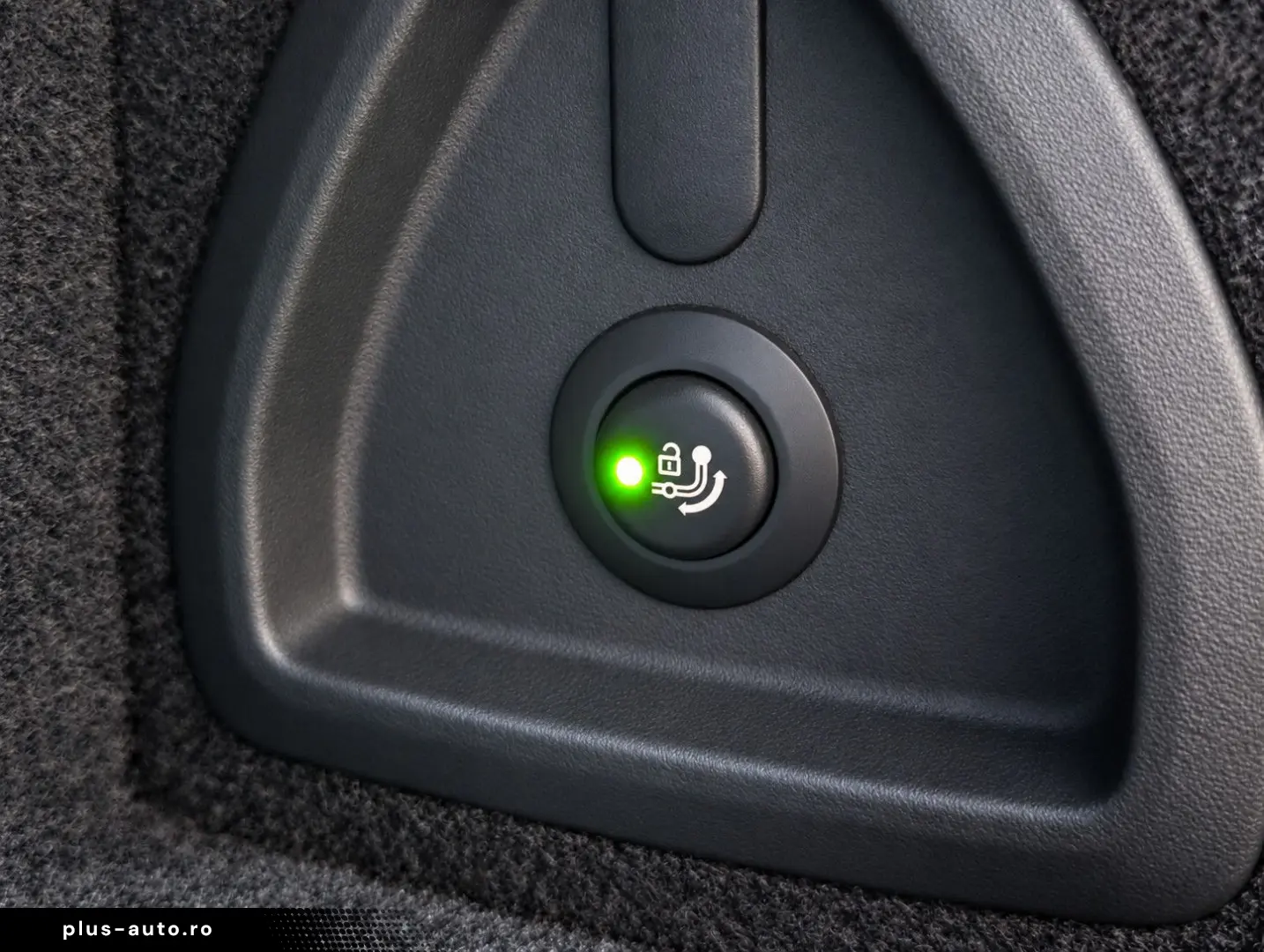 BMW 330 e Limo M Sport Shadow AHK AMBI APP KAM PANO