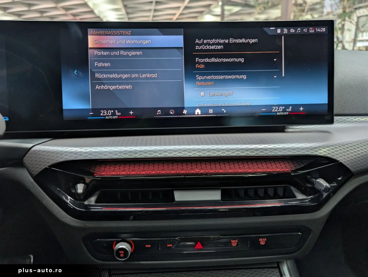 BMW 330 e Limo M Sport Shadow AHK AMBI APP KAM PANO