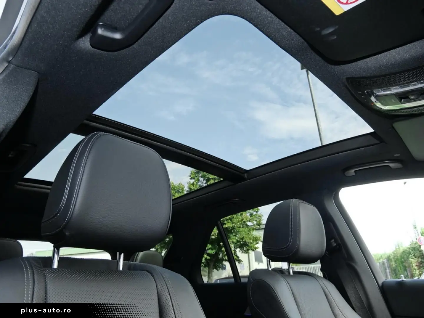 MERCEDES-BENZ GLE 350 de 4M AMG Night Panorama Distronic AHK