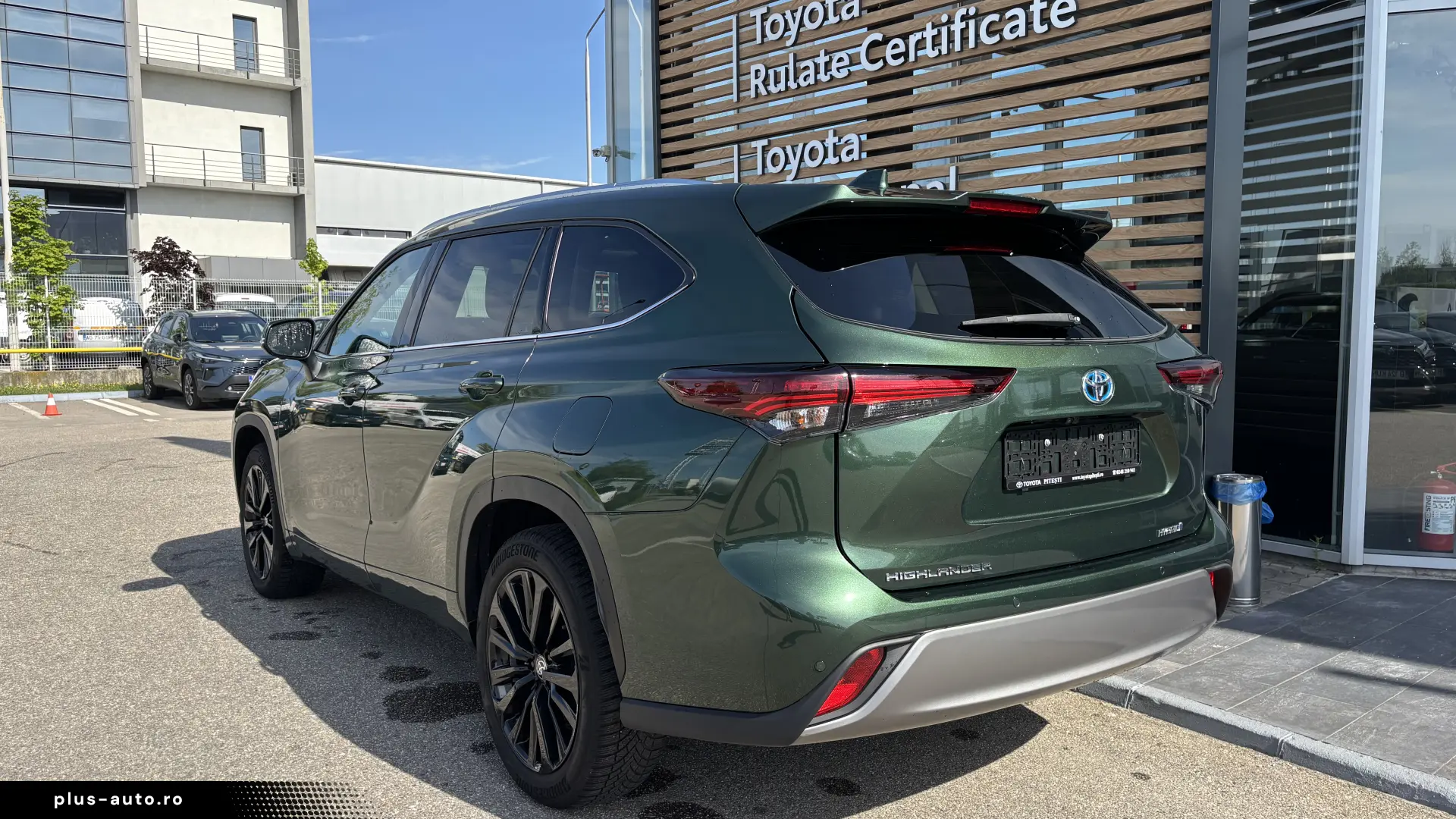 Toyota Highlander 2.5 L Dynamic Force 248CP Luxury Metallic