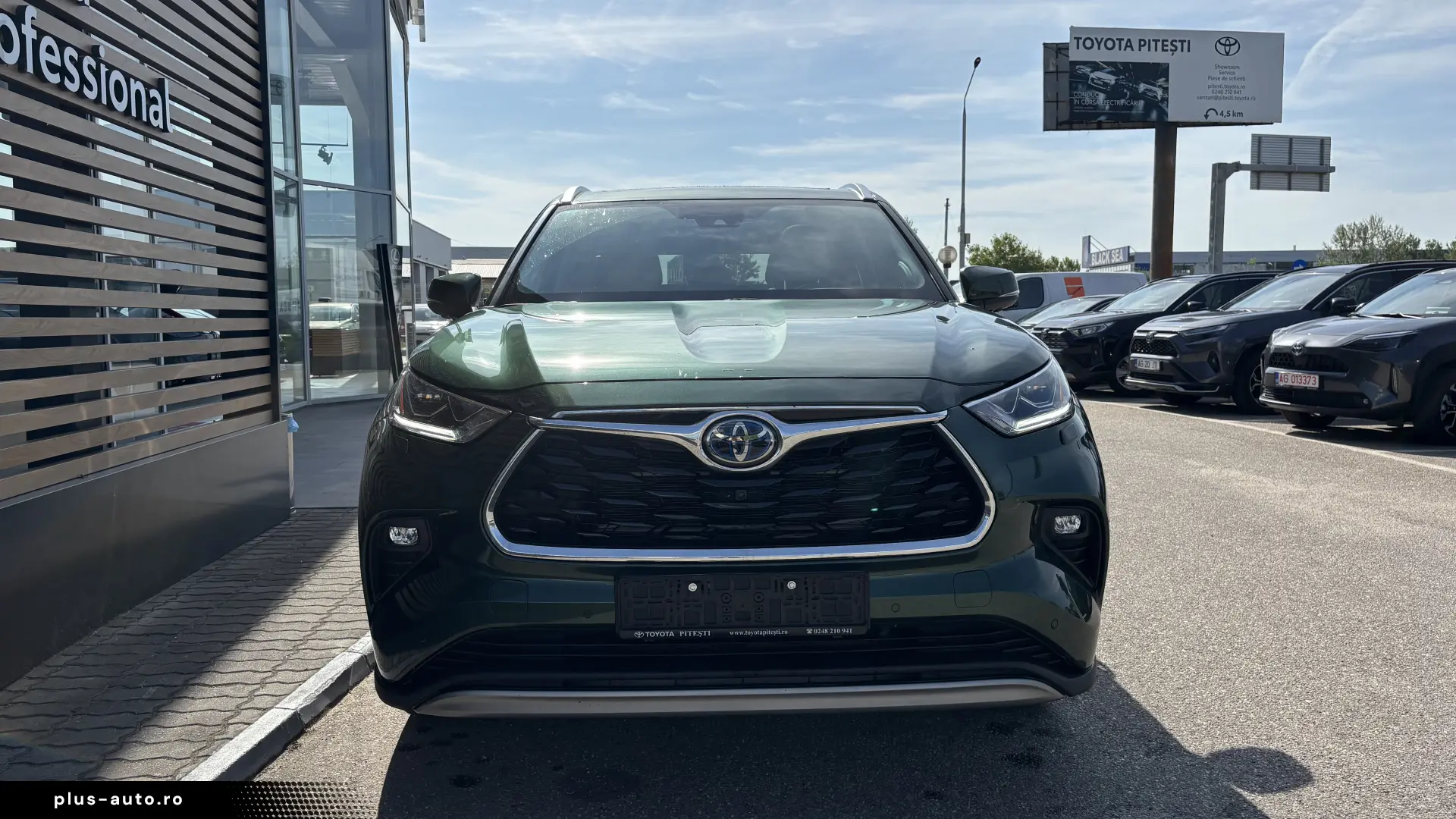 Toyota Highlander 2.5 L Dynamic Force 248CP Luxury Metallic