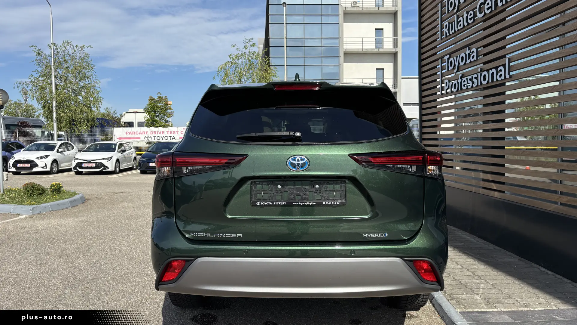 Toyota Highlander 2.5 L Dynamic Force 248CP Luxury Metallic