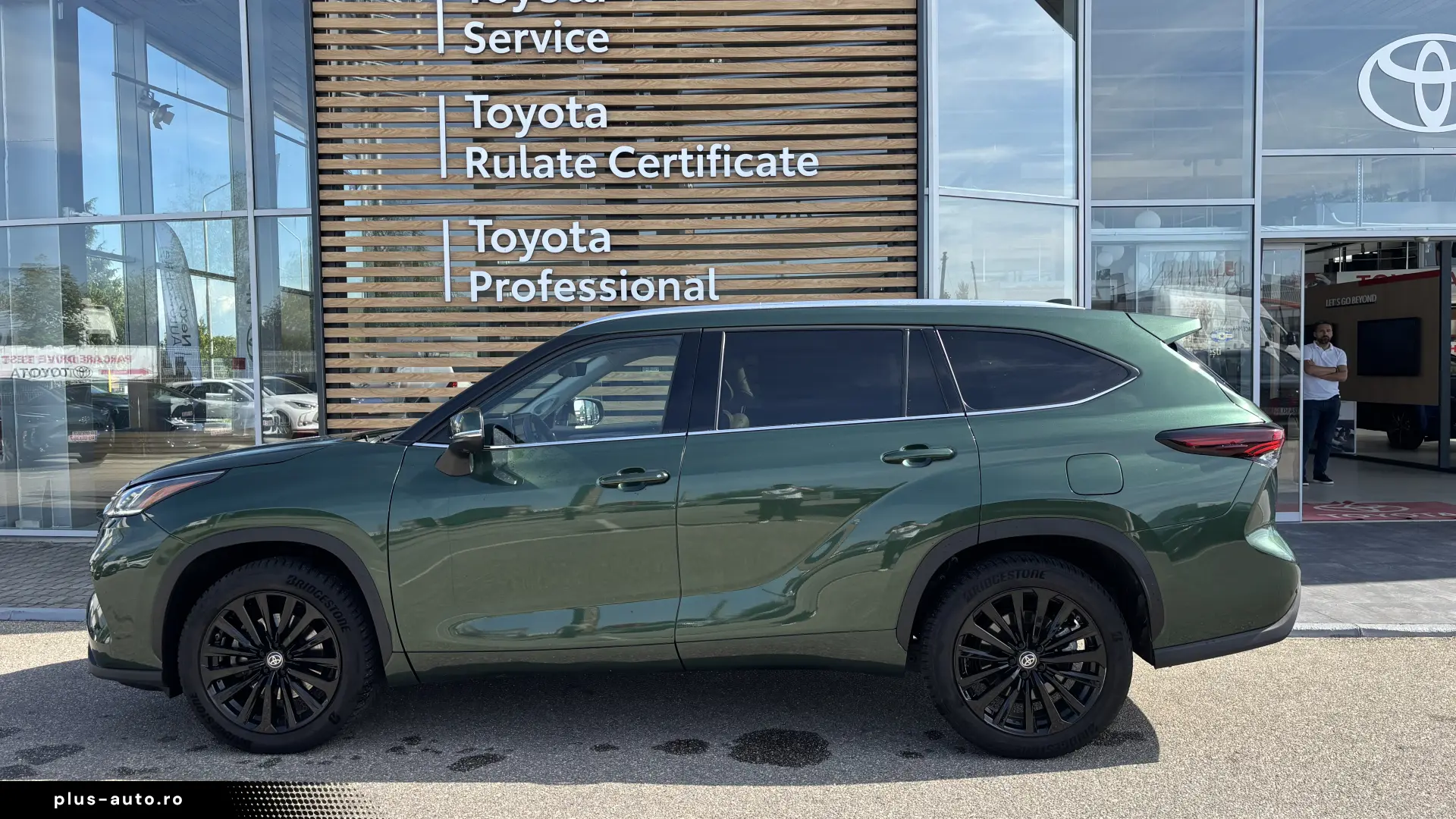 Toyota Highlander 2.5 L Dynamic Force 248CP Luxury Metallic