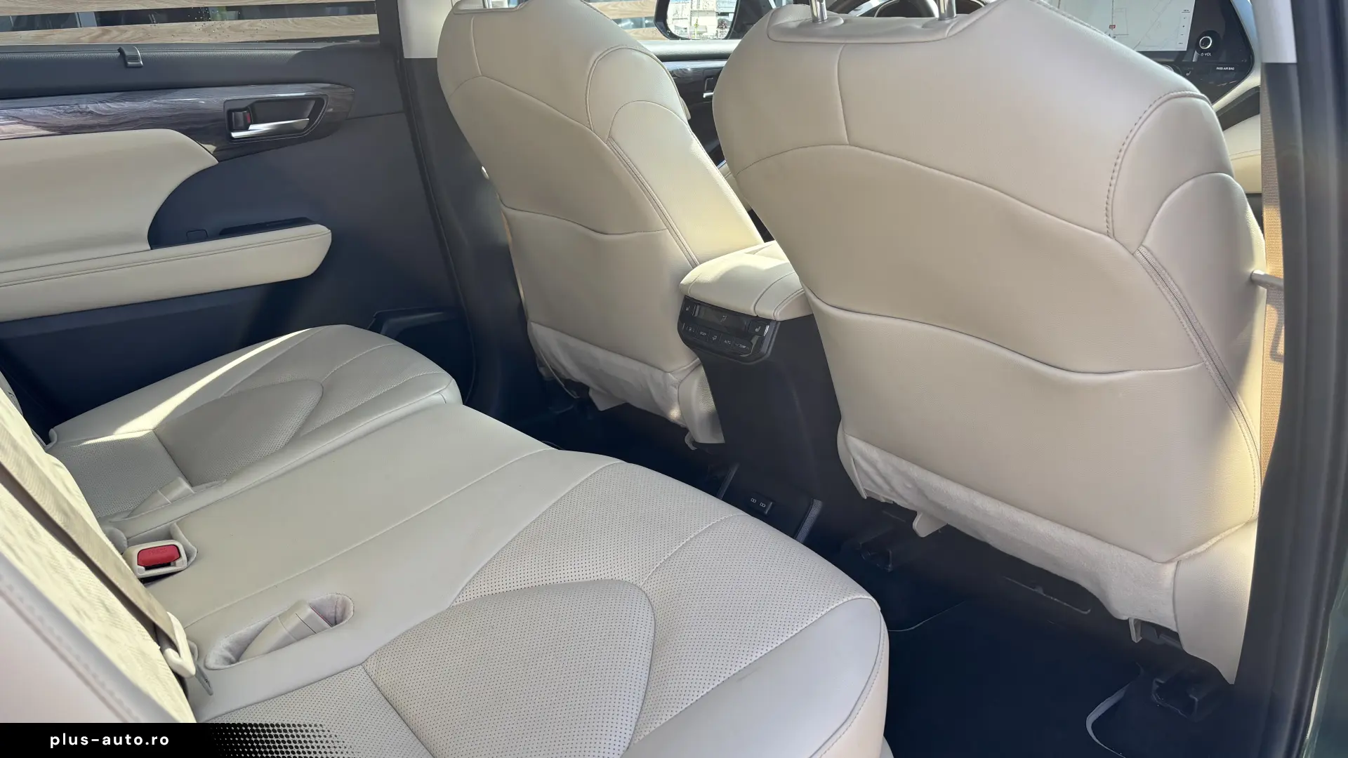 Toyota Highlander 2.5 L Dynamic Force 248CP Luxury Metallic