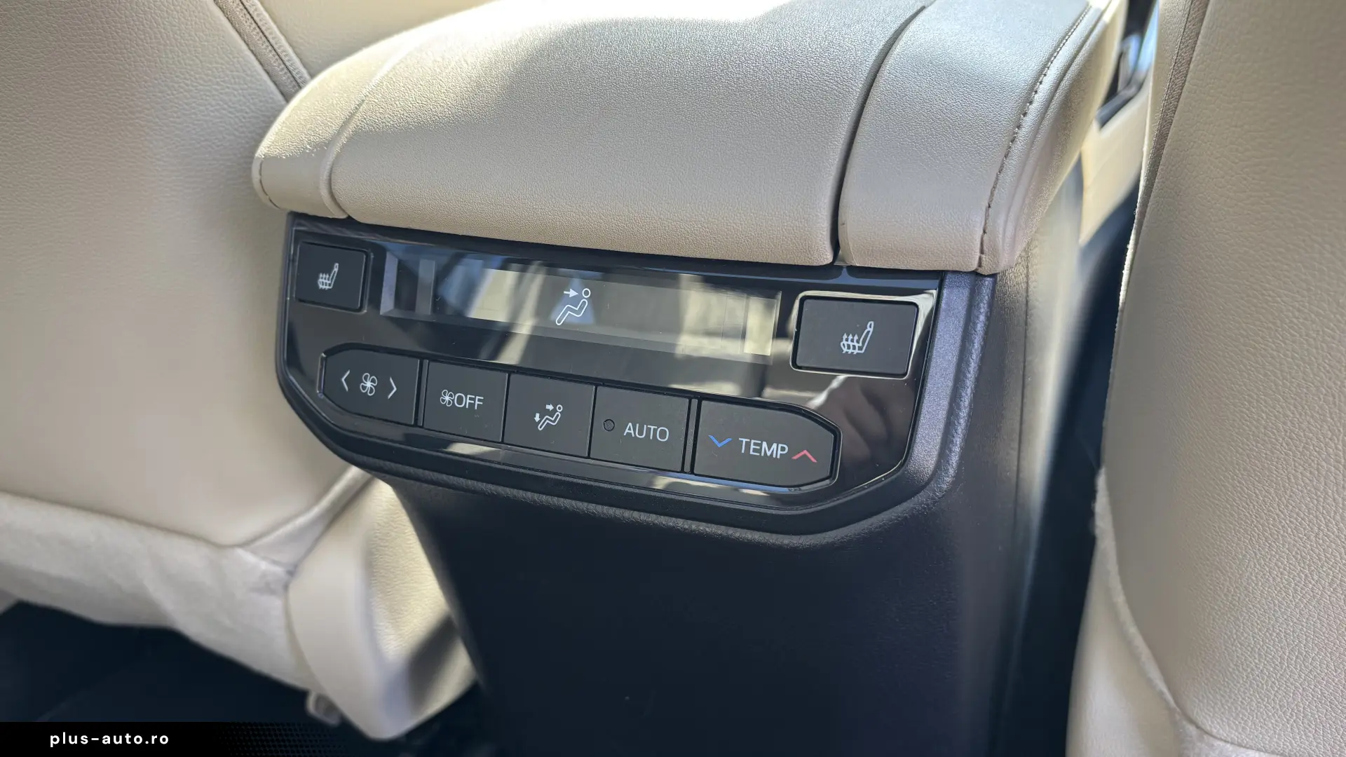 Toyota Highlander 2.5 L Dynamic Force 248CP Luxury Metallic