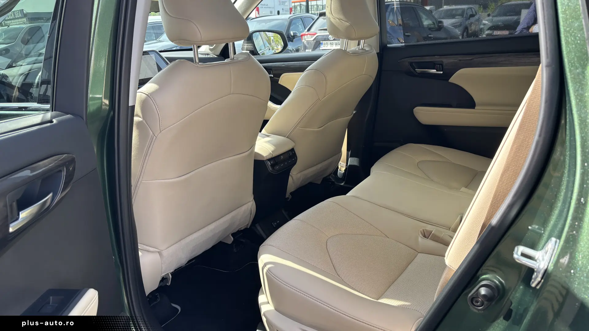 Toyota Highlander 2.5 L Dynamic Force 248CP Luxury Metallic