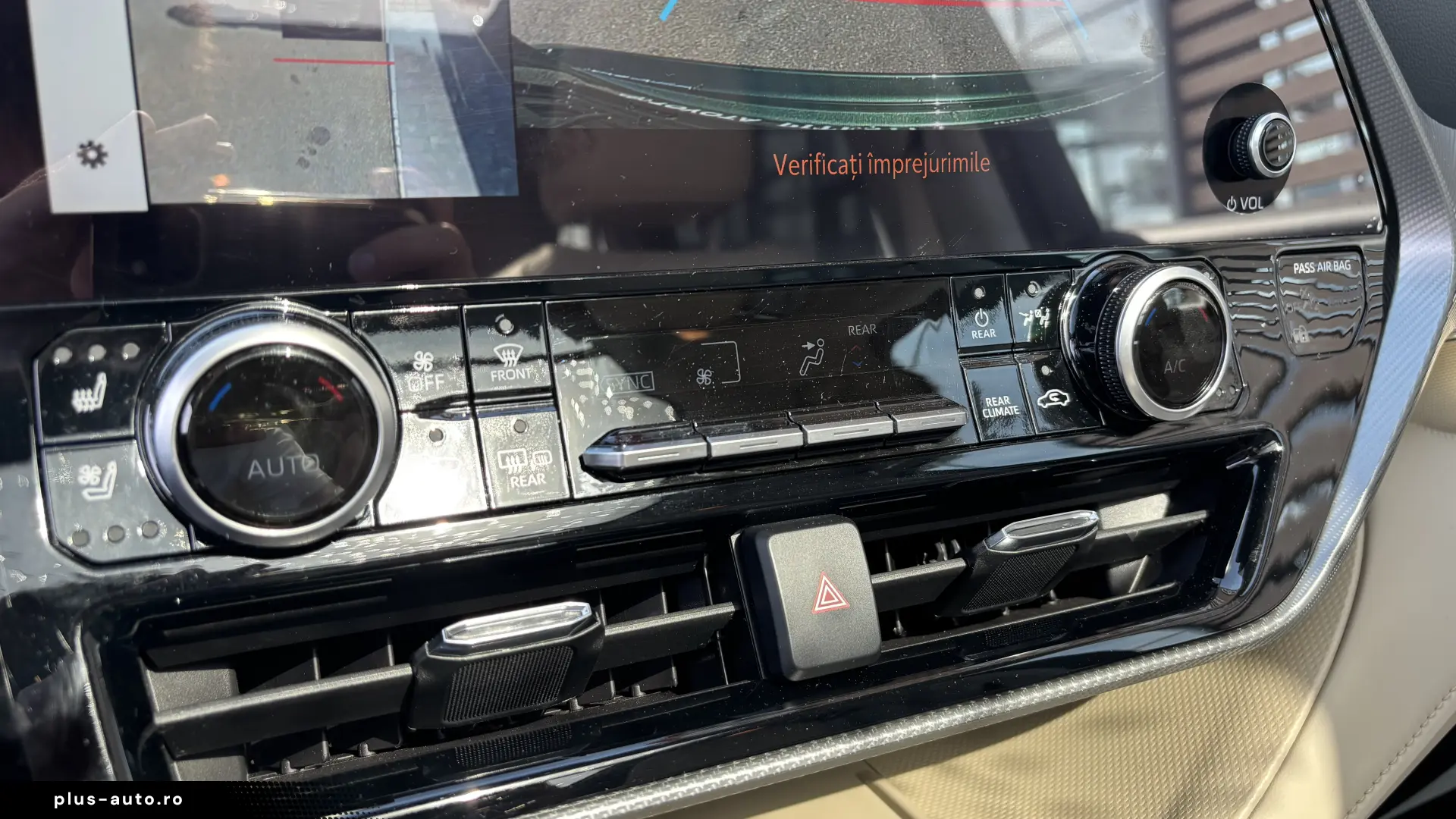 Toyota Highlander 2.5 L Dynamic Force 248CP Luxury Metallic