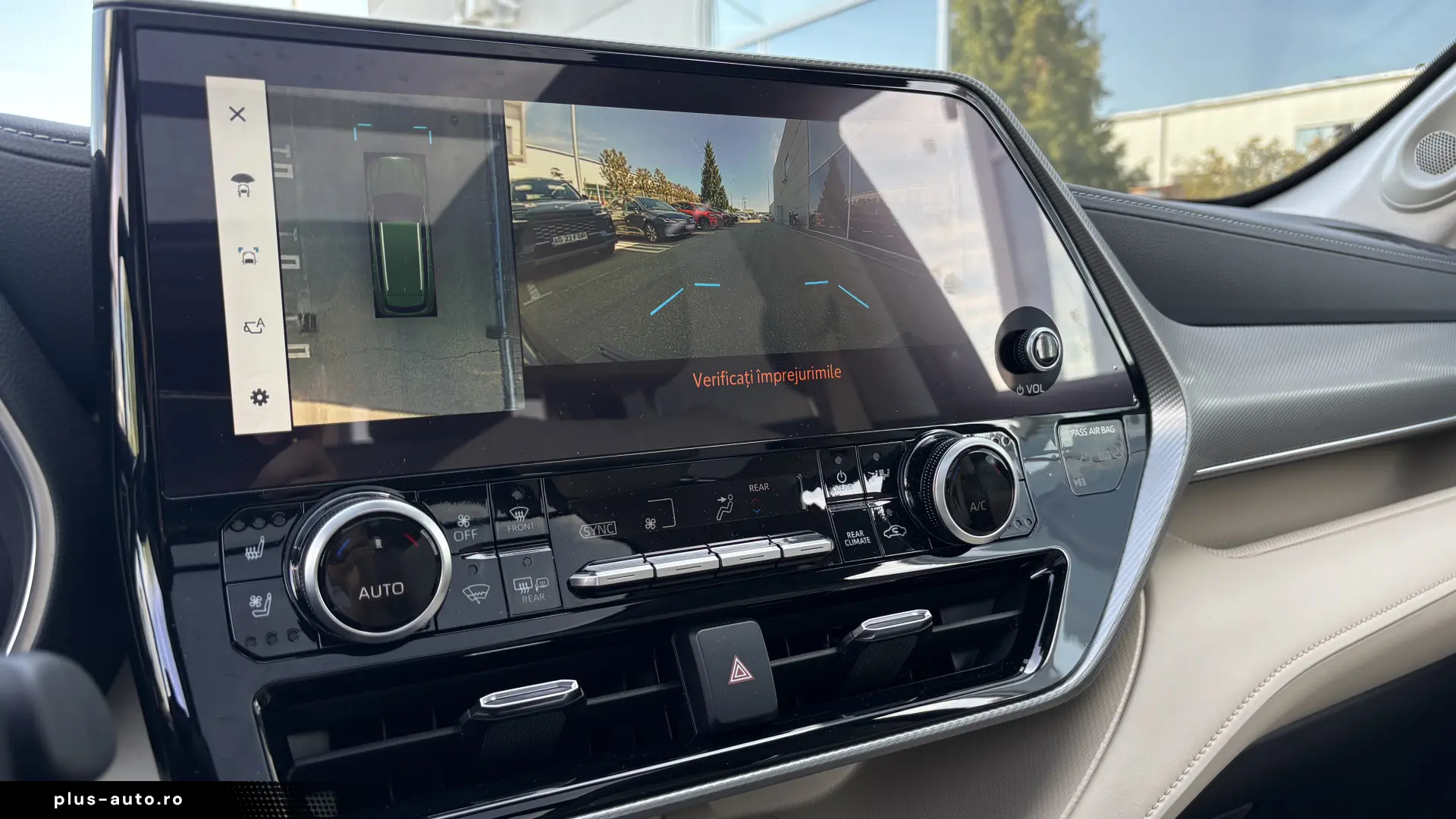 Toyota Highlander 2.5 L Dynamic Force 248CP Luxury Metallic