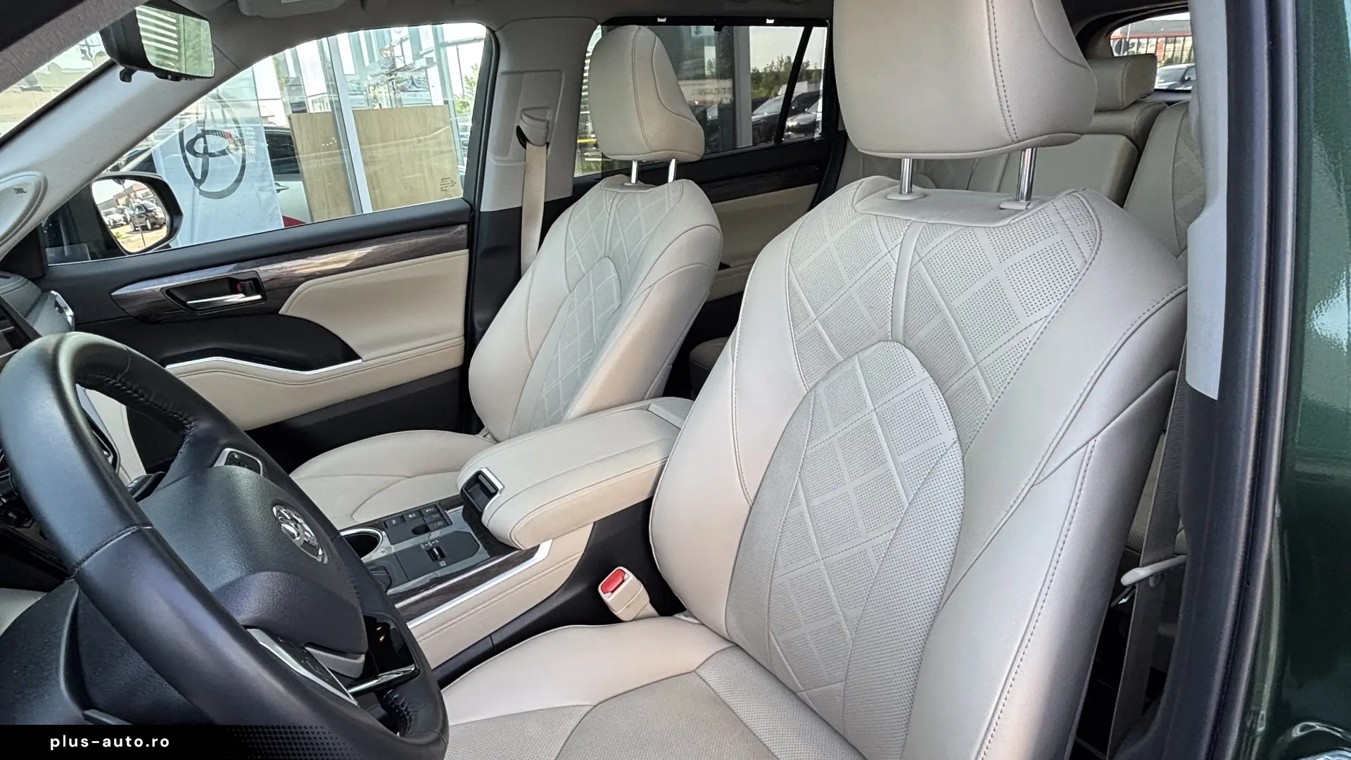 Toyota Highlander 2.5 L Dynamic Force 248CP Luxury Metallic