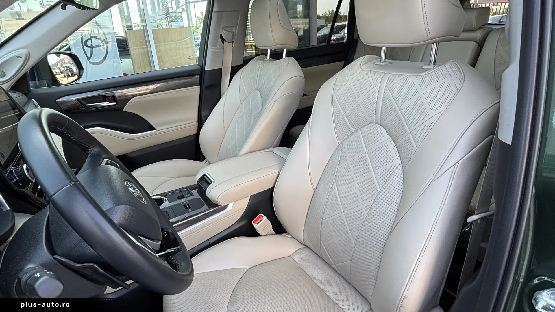 Toyota Highlander 2.5 L Dynamic Force 248CP Luxury Metallic