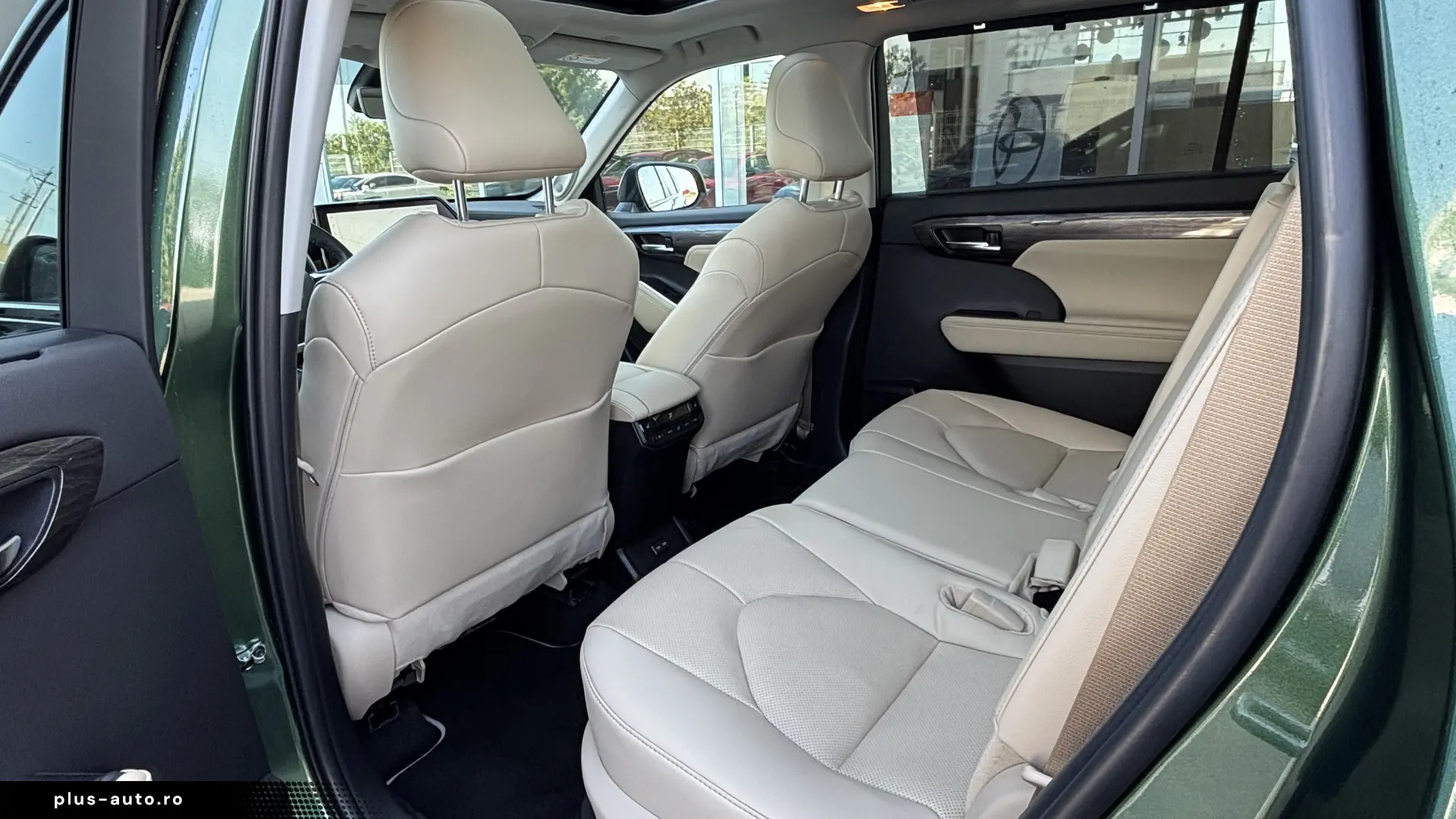 Toyota Highlander 2.5 L Dynamic Force 248CP Luxury Metallic