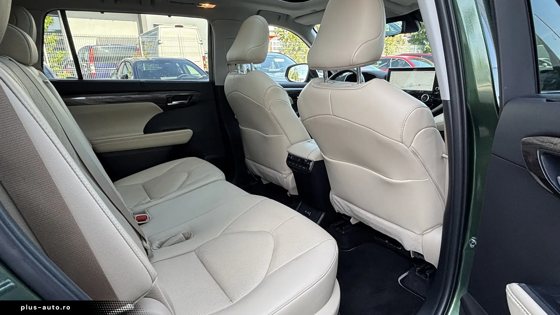 Toyota Highlander 2.5 L Dynamic Force 248CP Luxury Metallic