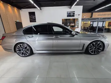 BMW 745 e  M-SPORT  Bowers & Wilkins