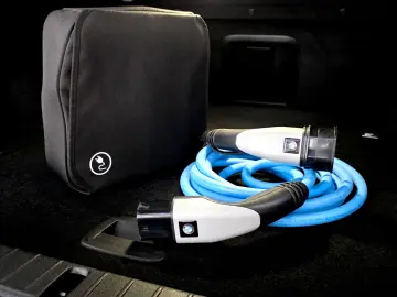 BMW 745 e  M-SPORT  Bowers & Wilkins