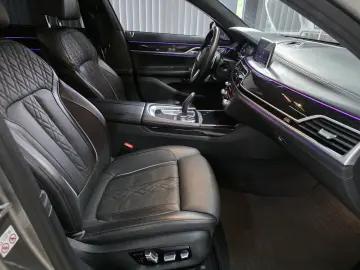 BMW 745 e  M-SPORT  Bowers & Wilkins