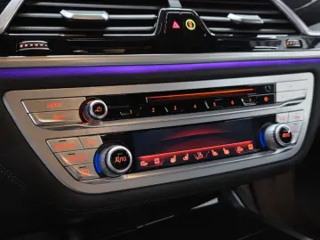 BMW 745 e  M-SPORT  Bowers & Wilkins