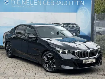 BMW 520i M Sport Pano AHK Adapt.LED h&k DA-Prof PA