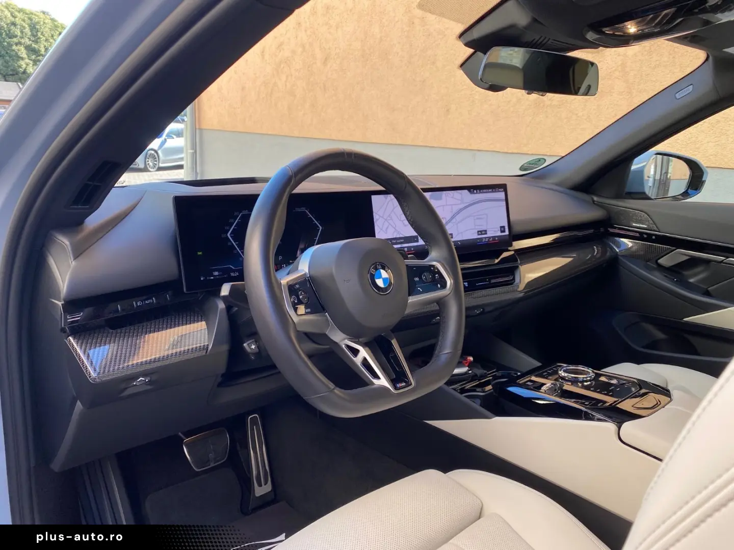 BMW 520d M Sport Pro PANO Sitzklima StandHz H&K 360