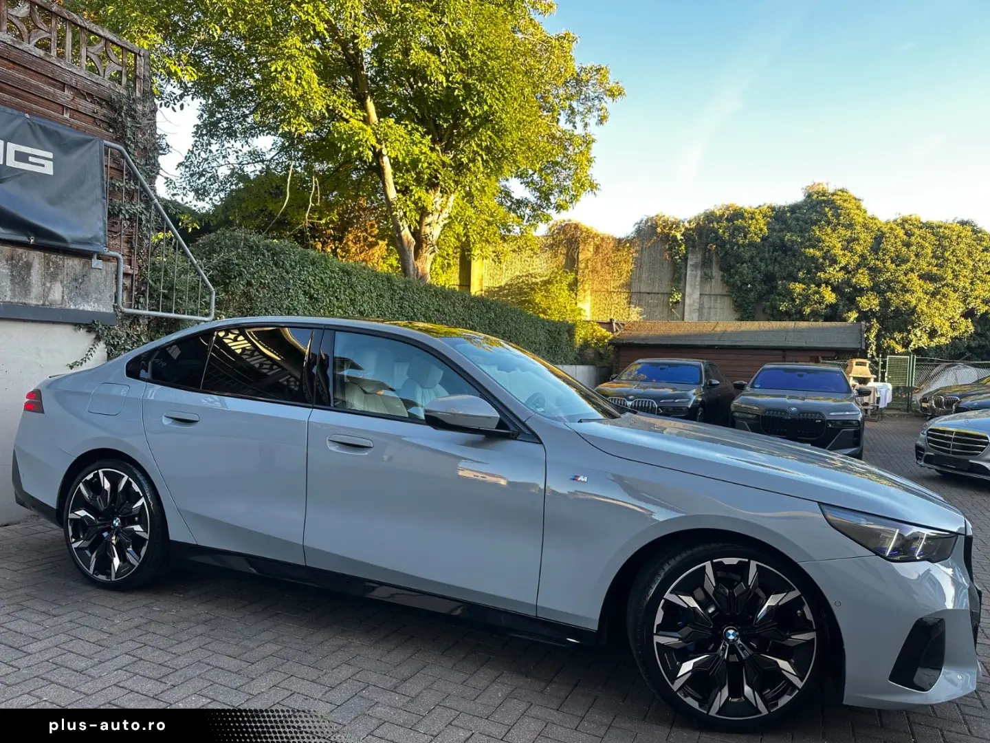 BMW 520d M Sport Pro PANO Sitzklima StandHz H&K 360