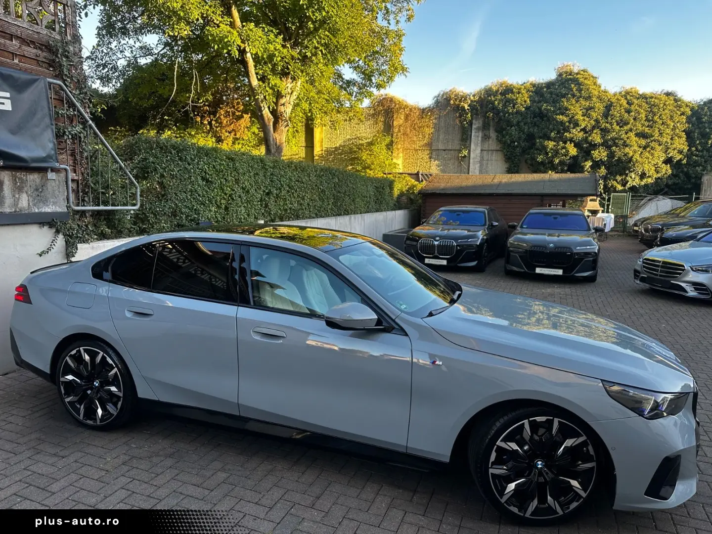 BMW 520d M Sport Pro PANO Sitzklima StandHz H&K 360