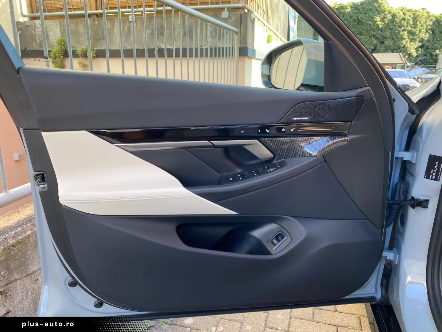BMW 520d M Sport Pro PANO Sitzklima StandHz H&K 360