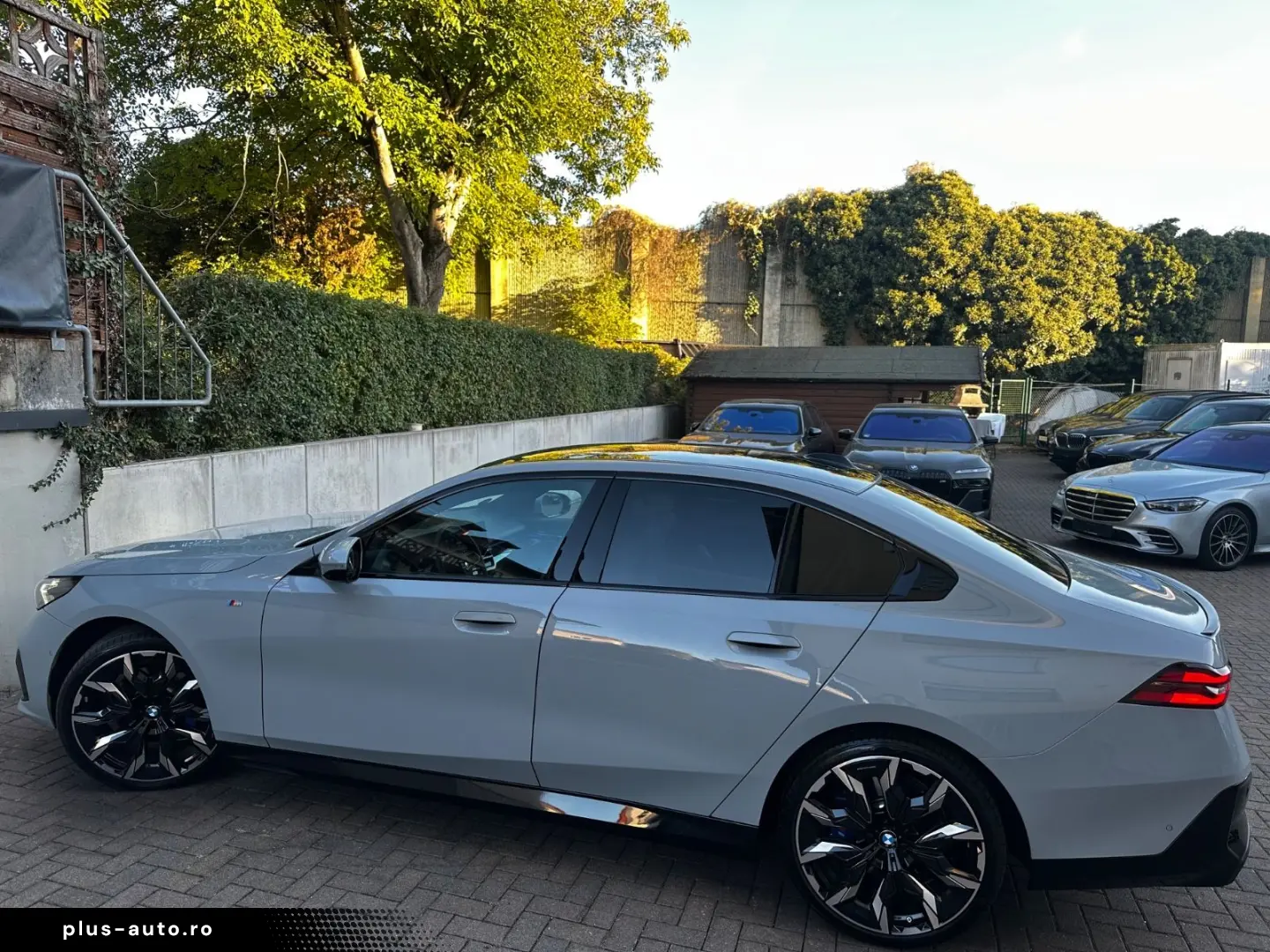 BMW 520d M Sport Pro PANO Sitzklima StandHz H&K 360