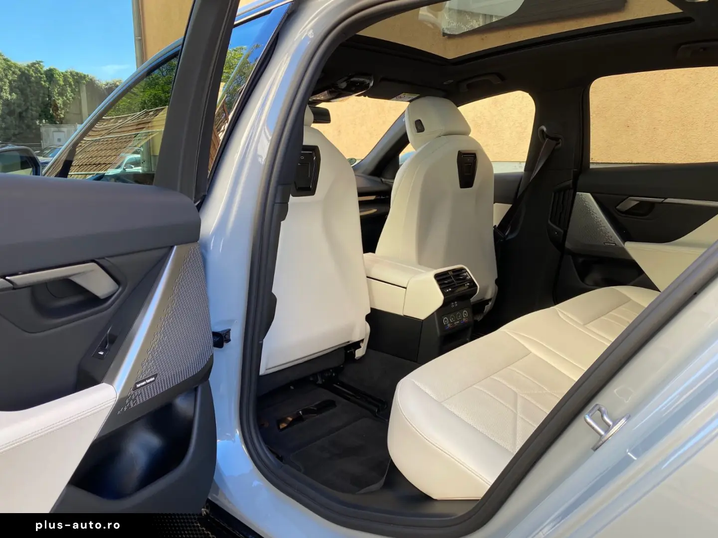 BMW 520d M Sport Pro PANO Sitzklima StandHz H&K 360