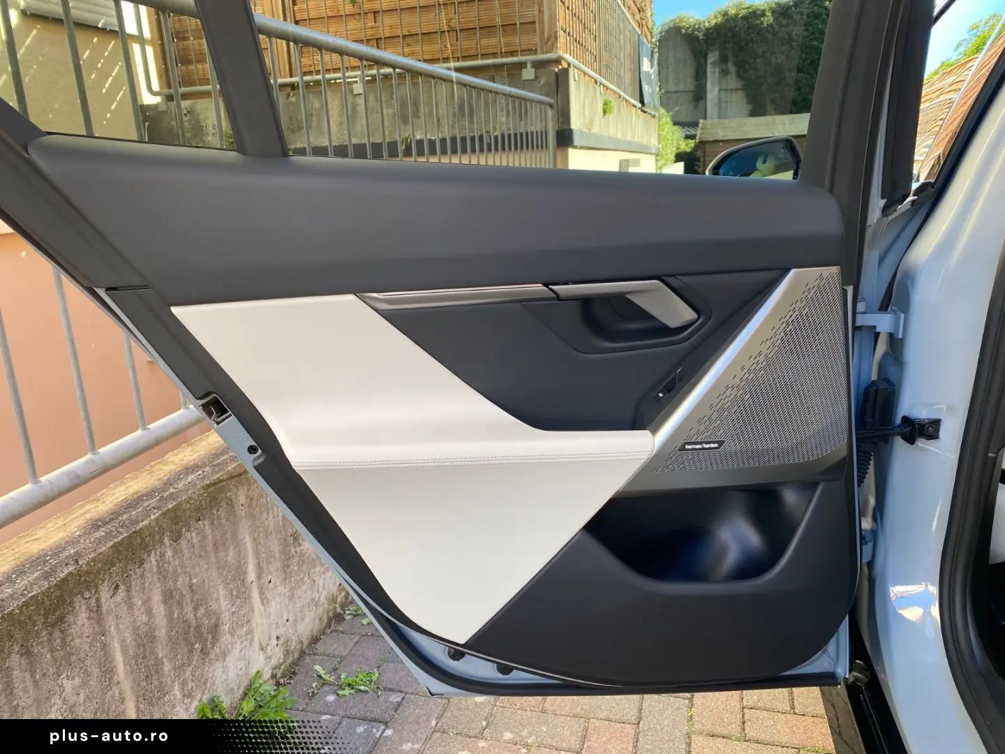 BMW 520d M Sport Pro PANO Sitzklima StandHz H&K 360