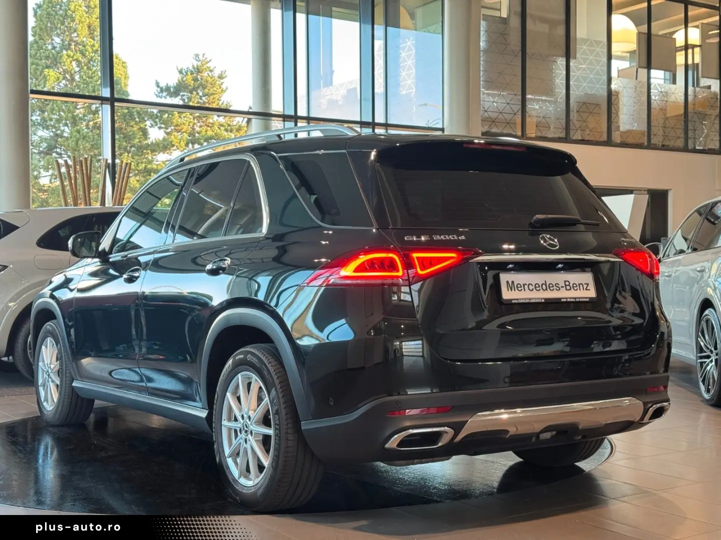 MERCEDES-BENZ GLE 300d 4Matic MBUX Airmatic LED AHK DTR 360