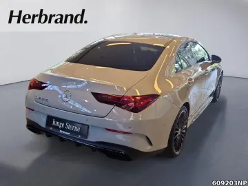 MERCEDES-BENZ CLA 200 AMG