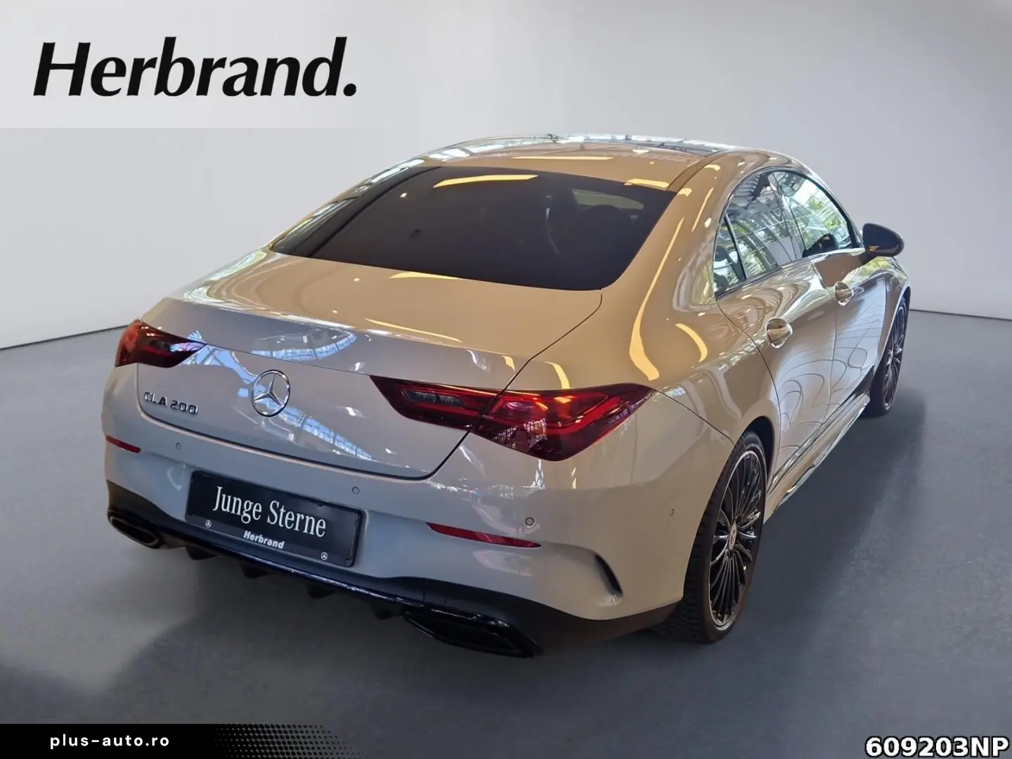 MERCEDES-BENZ CLA 200 AMG